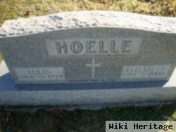 Elizabeth Hoelle