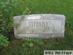 Lynn A Tiffany