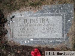 Van K Tuinstra