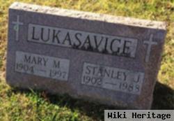 Stanley J Lukasavige