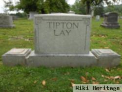 William B Tipton, Jr