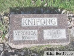 Veronica Knifong