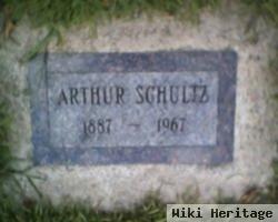 Arthur Schultz