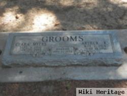 Arthur K Grooms