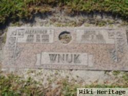 Irene L Wnuk