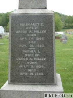 Margaret E Miller