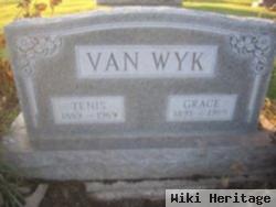 Tenis Van Wyk