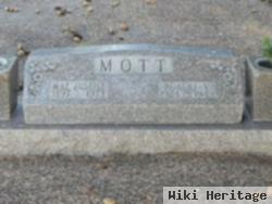 Robert V Mott