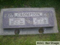 Daniel Crompton