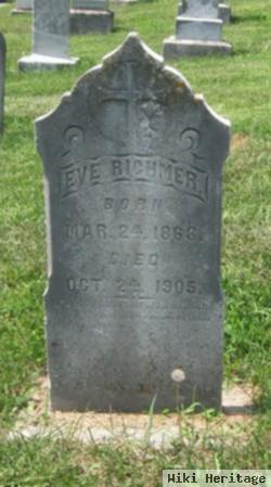 Eve Richmer