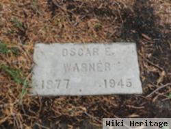 Oscar E Warner