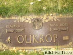 Mae Ross Oukrop