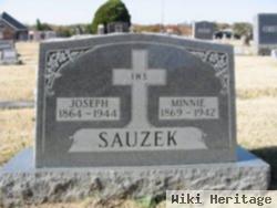 Minnie Kabureck Sauzek