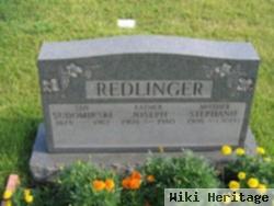 Stephanie F Redlinger