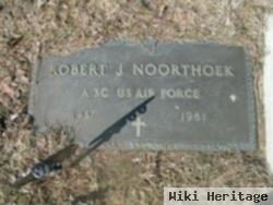 Robert J Noorthoek