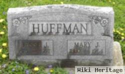 Mary J Huffman