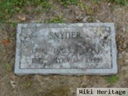 James H Snyder