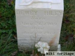 Dewey Riley