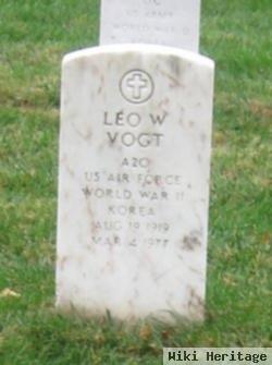 Leo W Vogt