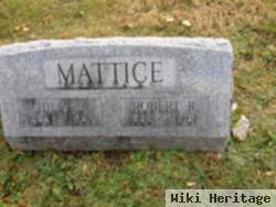 Robert R Mattice