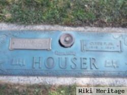 Evelyn G Houser