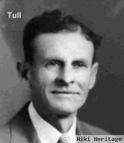 Tull Berry Wright