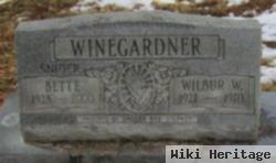 Wilbur W Winegardner