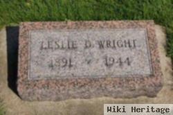 Leslie D Wright