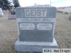 Mary E Dauber Geist