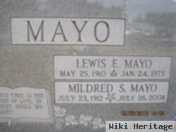 Lewis E Mayo