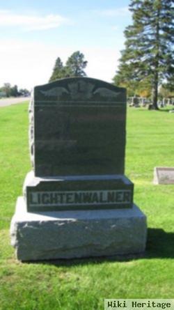 Harry H Lightenwalner