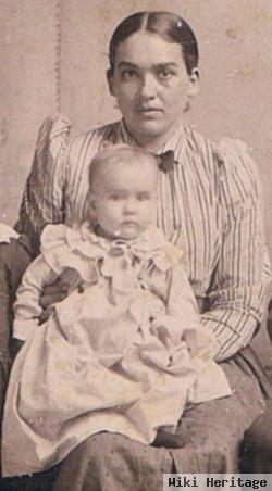 Bernettie "nettie" Baker Hutchinson