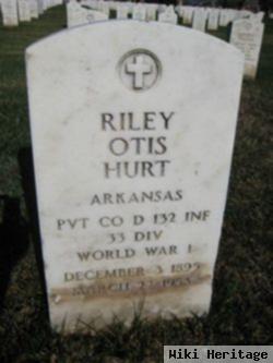 Riley Otis "otis" Hurt