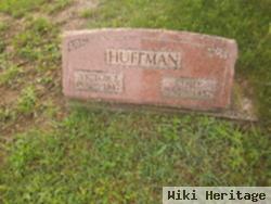 Victor Lavere Huffman