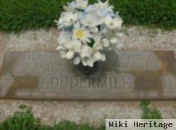 Donna S Loudermilk