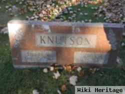 Sigurd M Knutson