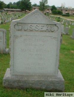 Eva Dusseau