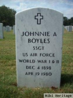 Johnnie A Boyles