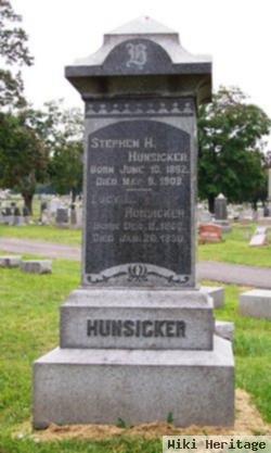 Lucy L Kern Hunsicker