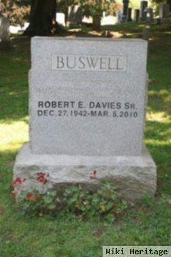 Robert E Davies, Sr