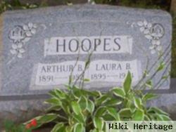 Laura B Hoopes