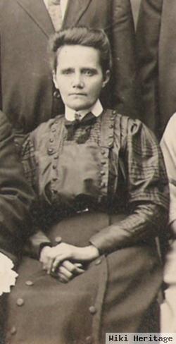 Rose Savanna H Nixon Deardorff