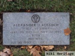 Alexander J Alexeew