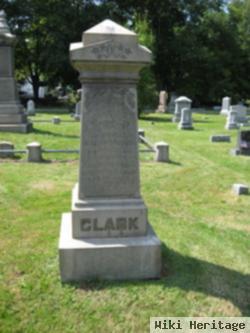 Laura Knapp Clark