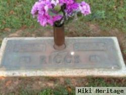 Virgie May Traylor Riggs