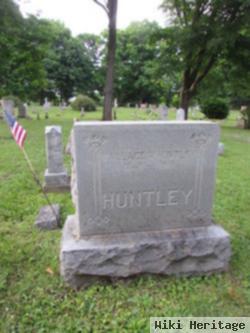 Wallace W Huntley