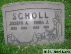 Emma J Hutte Scholl