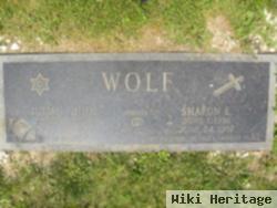 Julian "julie" Wolf