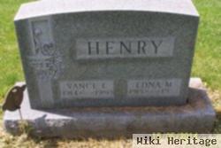 Vance L Henry