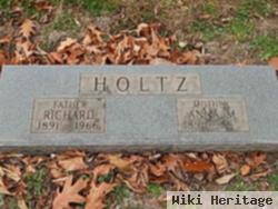 Richard Holtz